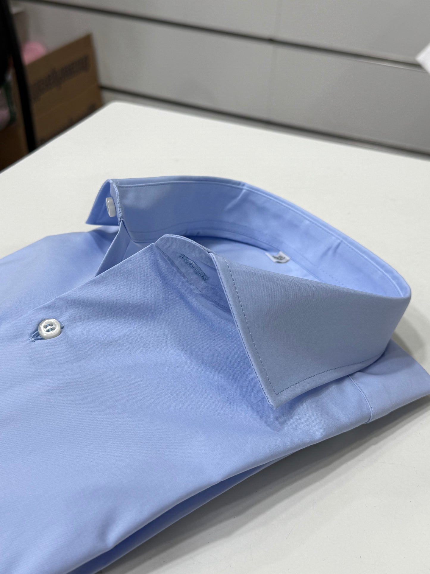 Camicia celeste in cotone