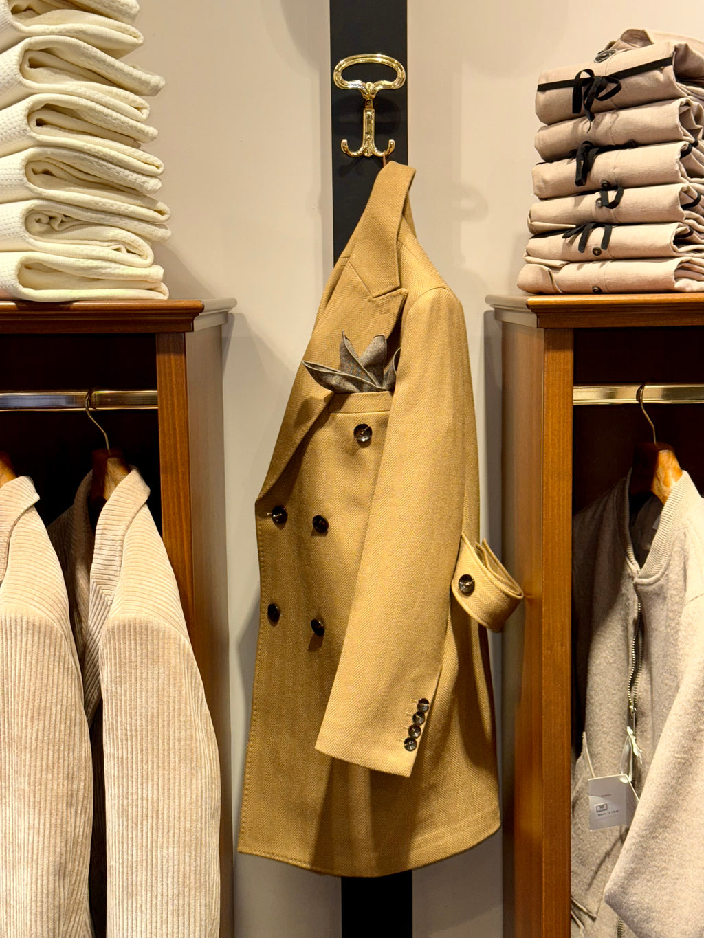 Cappotto doppio petto spigato cammello