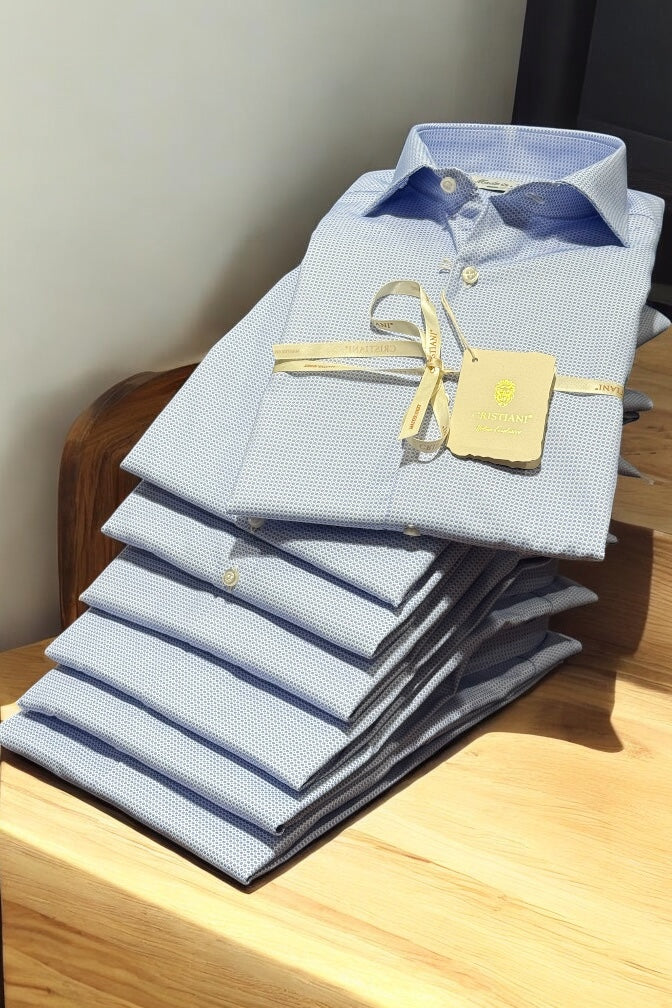 Camicia operata celeste