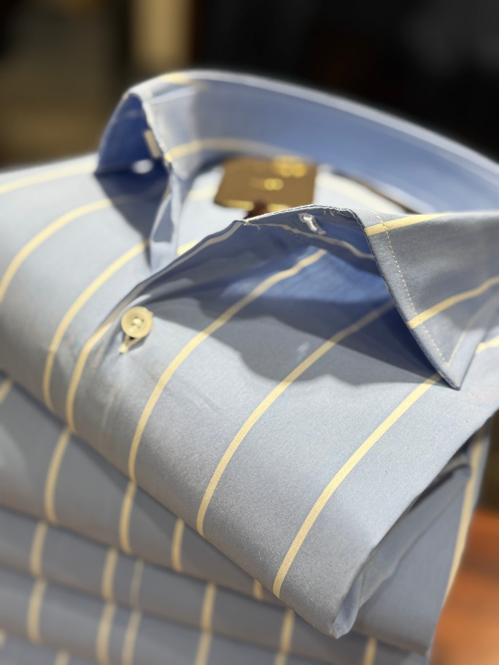 Camicia fondo celeste riga bianca