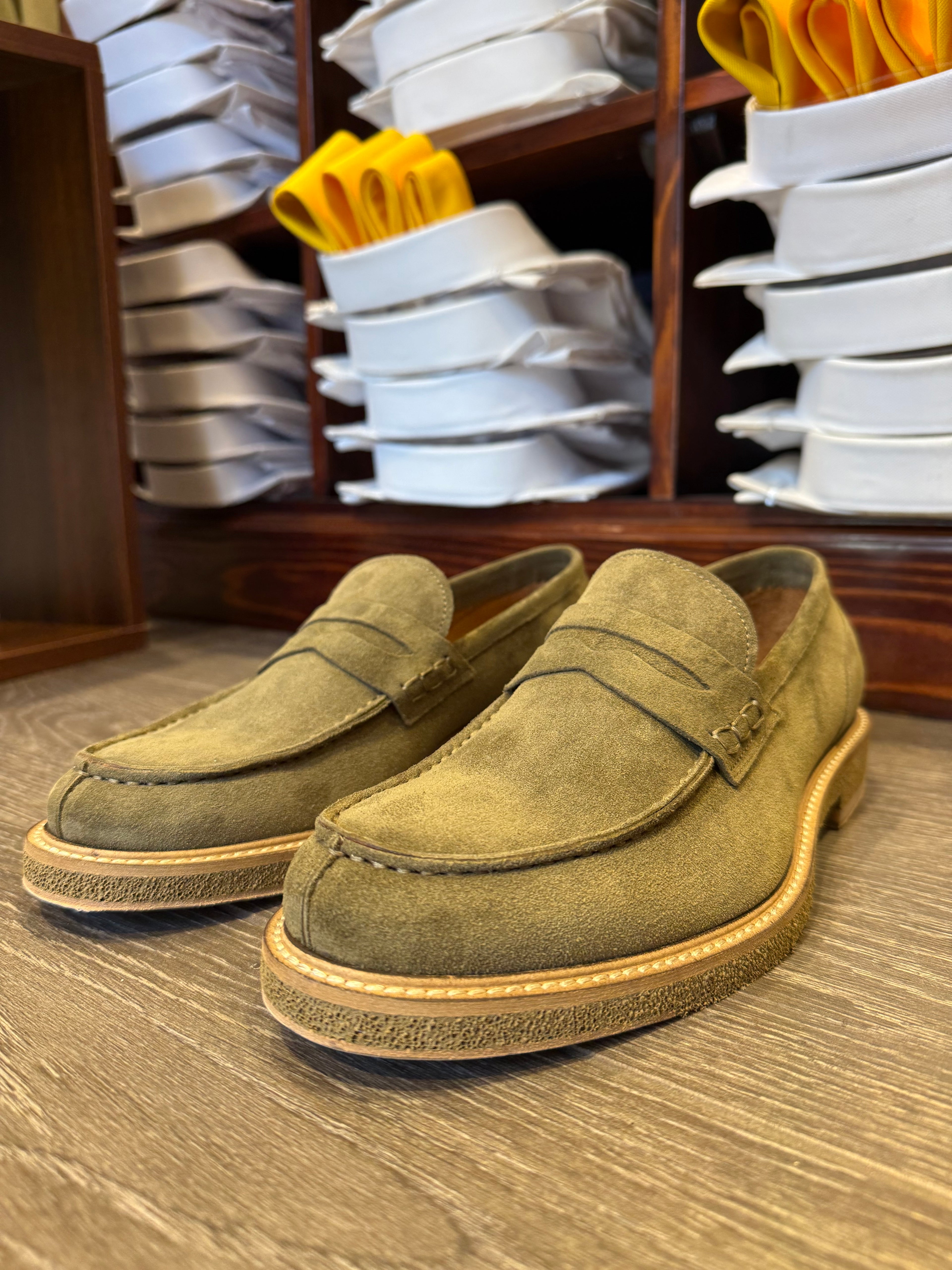 College in camoscio verde