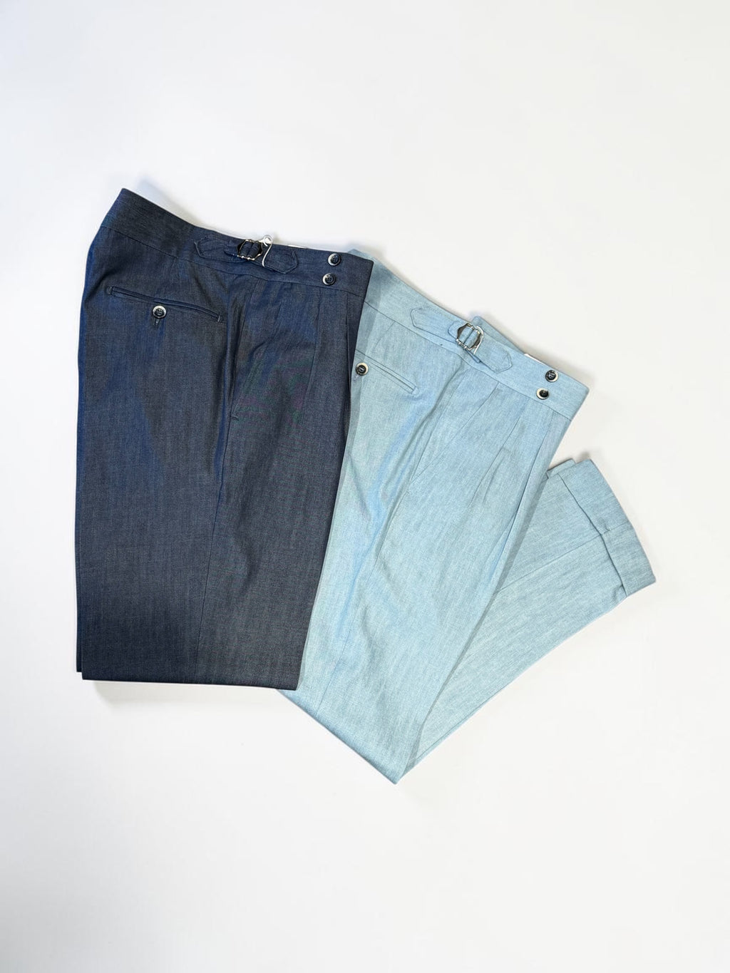 Jeans vita alta con regolatori