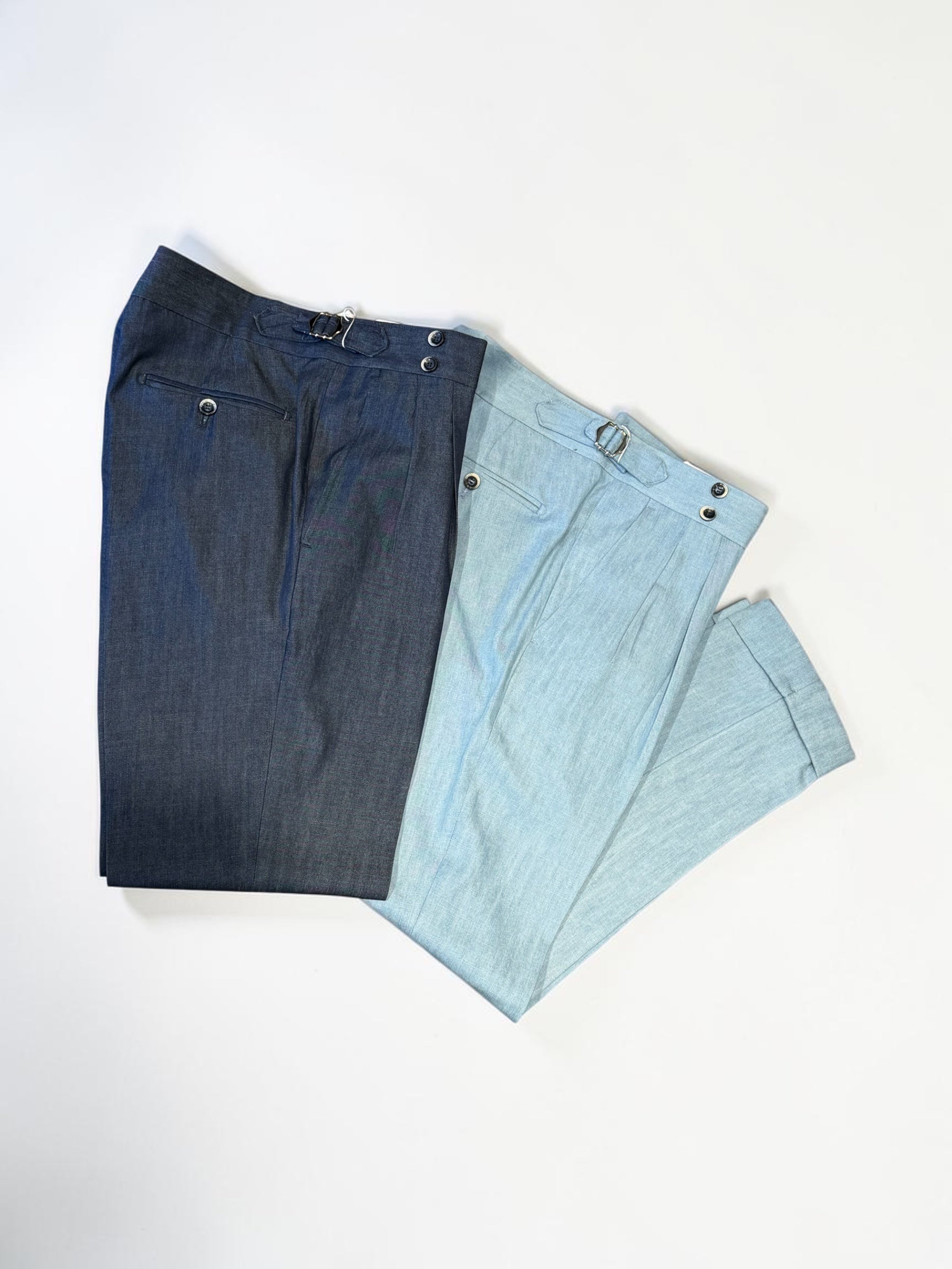 Jeans vita alta con regolatori