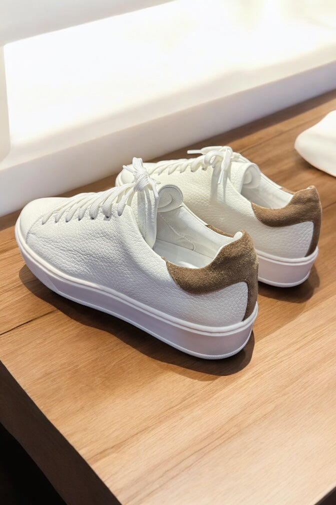 Sneakers in pelle bianca